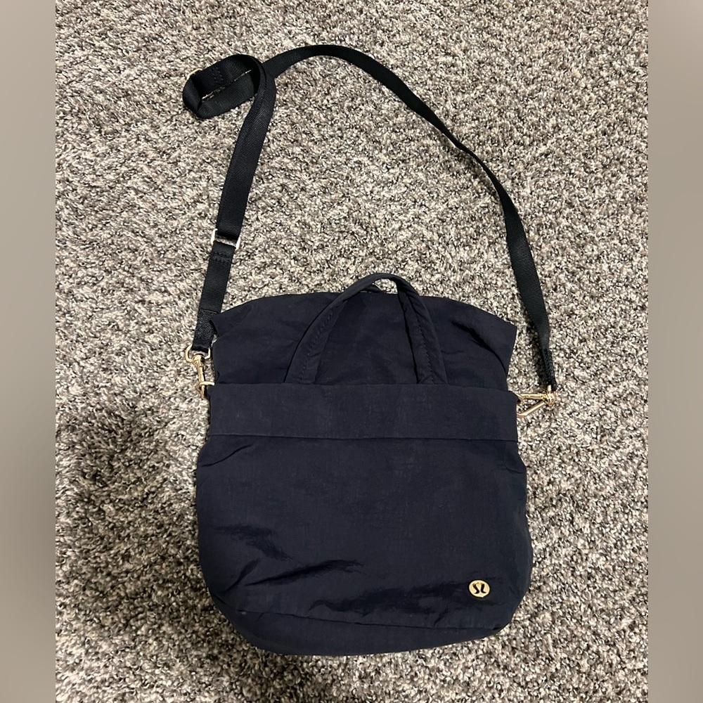 Lululemon tote